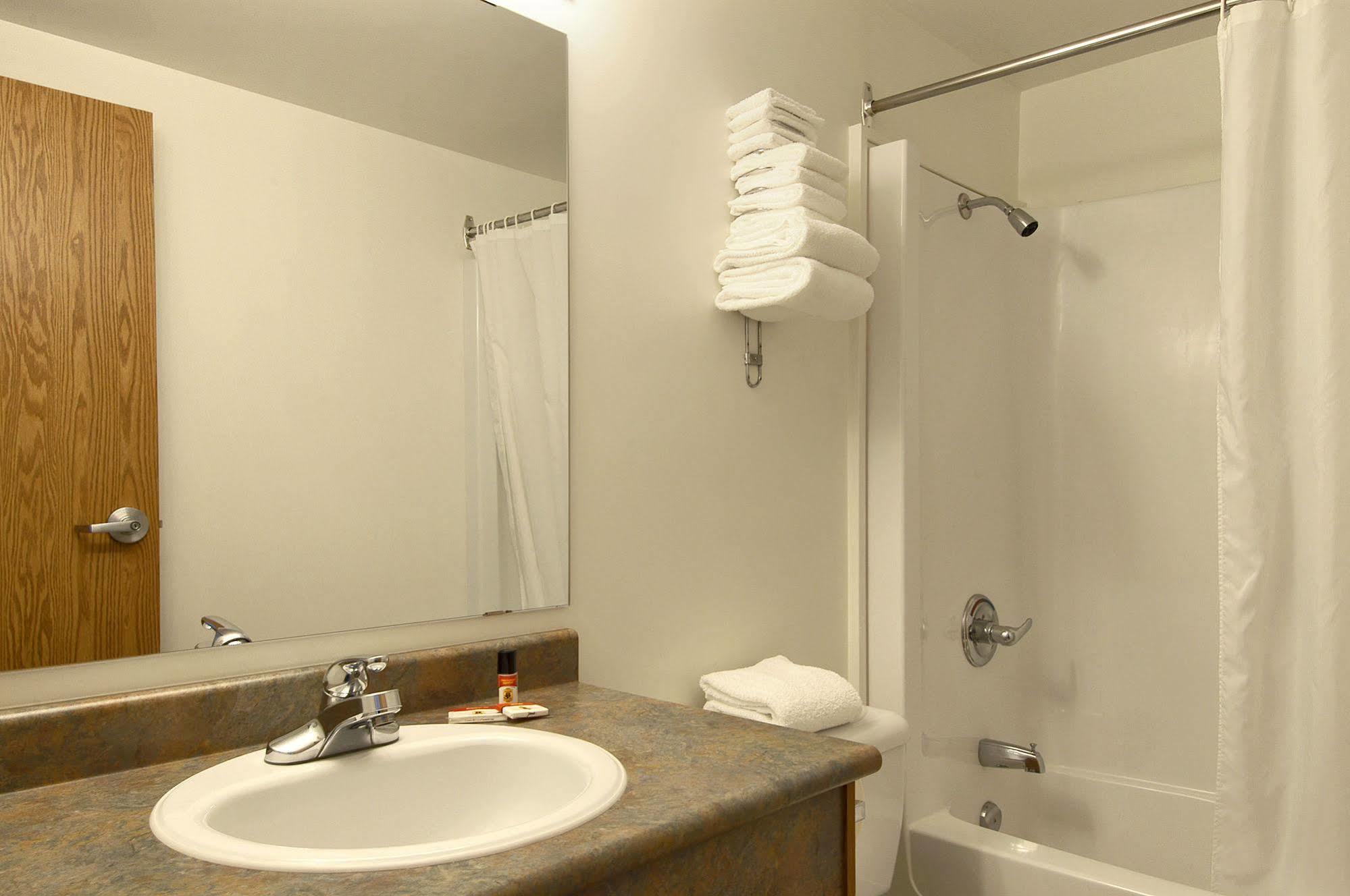 Super 8 By Wyndham Kenora Ξενοδοχείο Δωμάτιο φωτογραφία