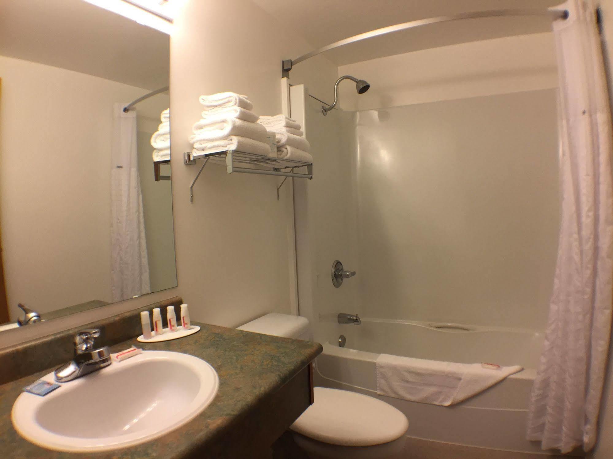 Super 8 By Wyndham Kenora Ξενοδοχείο Εξωτερικό φωτογραφία