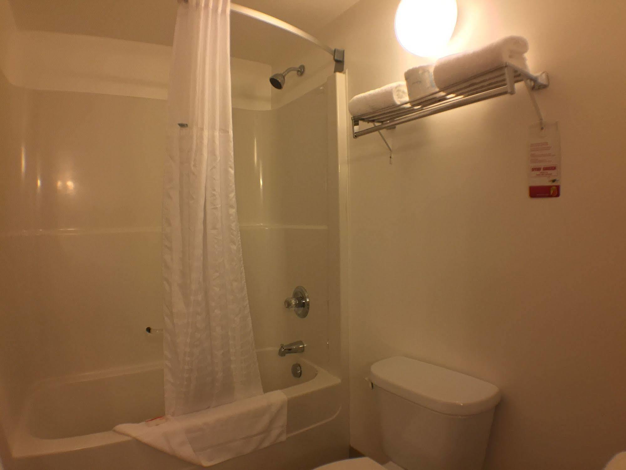 Super 8 By Wyndham Kenora Ξενοδοχείο Εξωτερικό φωτογραφία