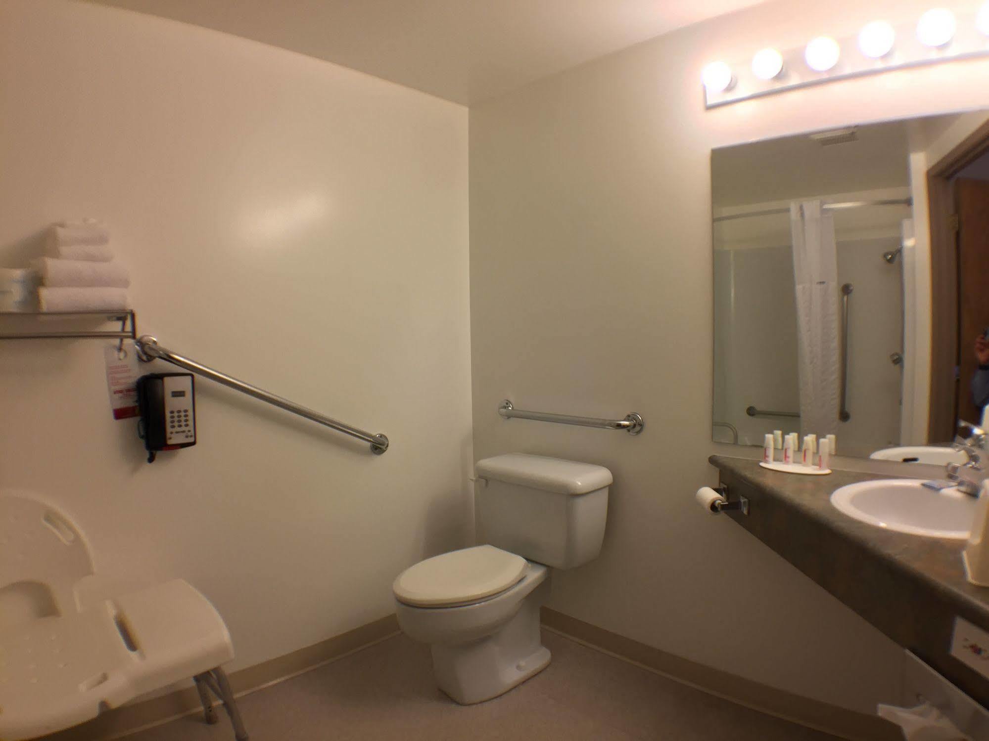 Super 8 By Wyndham Kenora Ξενοδοχείο Εξωτερικό φωτογραφία