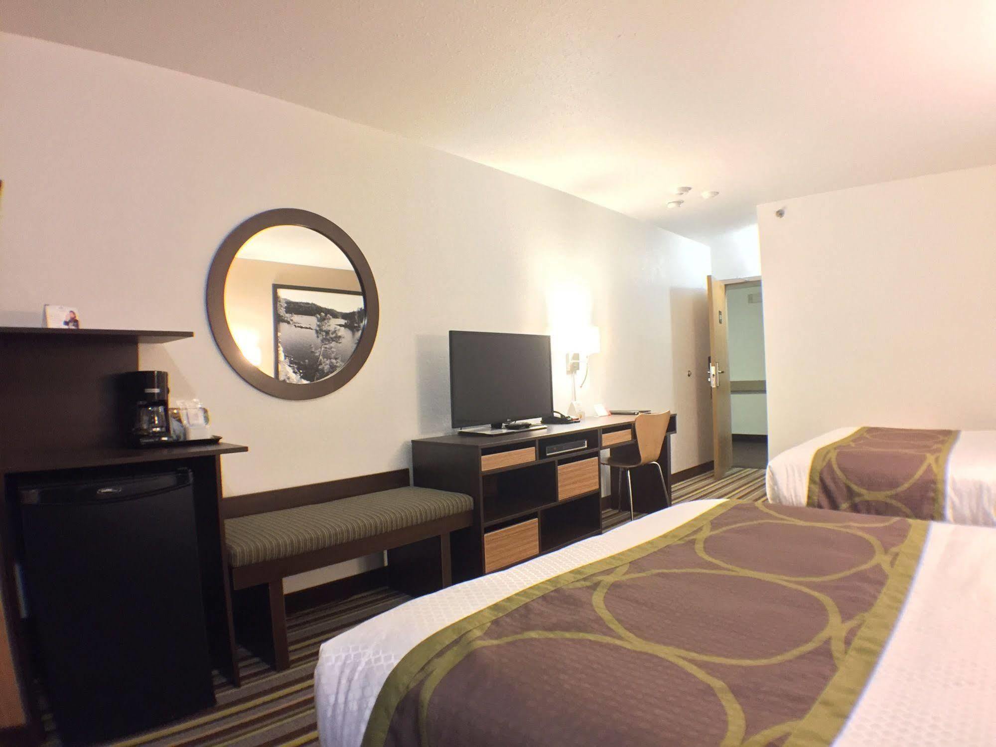 Super 8 By Wyndham Kenora Ξενοδοχείο Εξωτερικό φωτογραφία