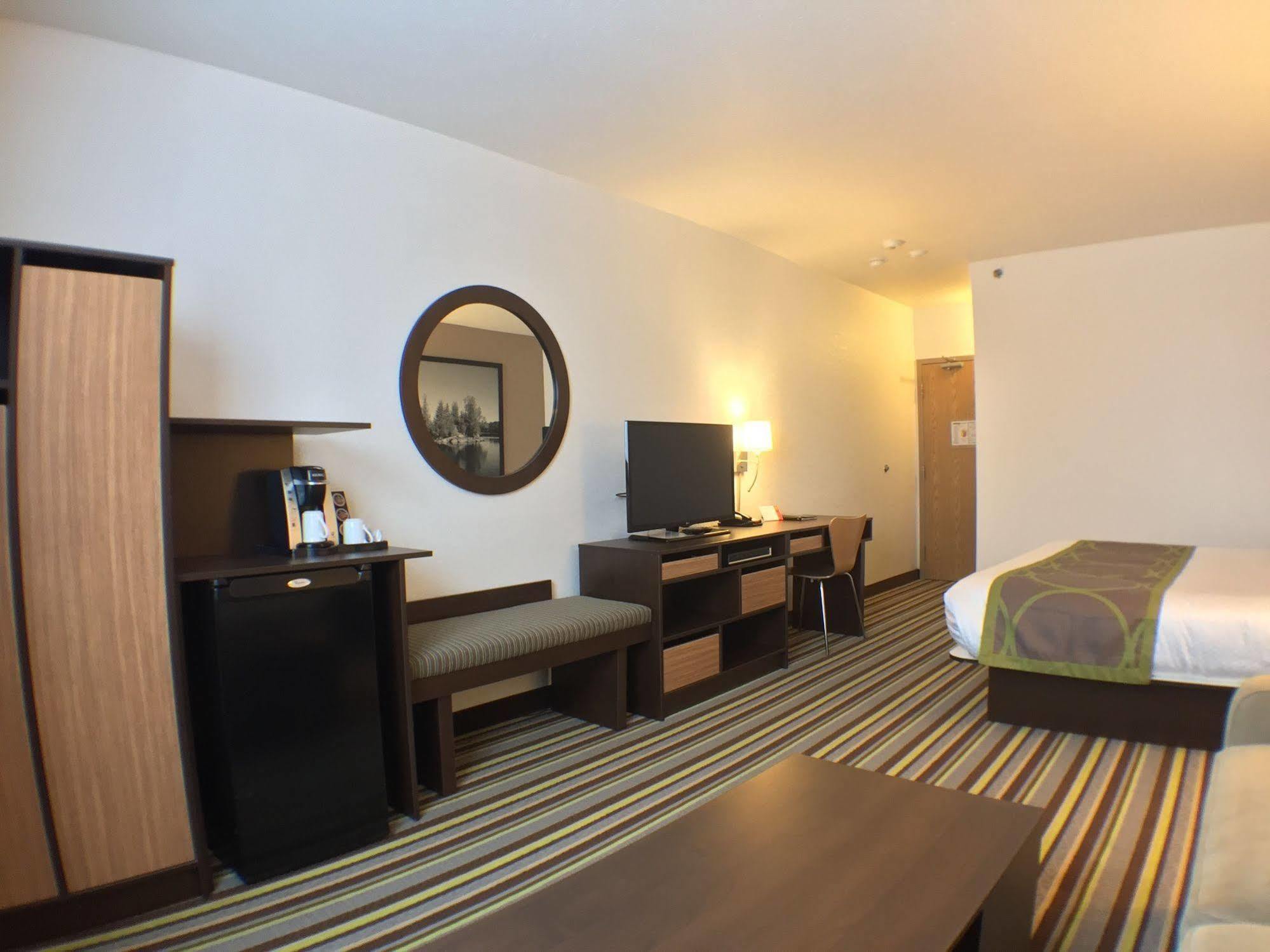 Super 8 By Wyndham Kenora Ξενοδοχείο Εξωτερικό φωτογραφία
