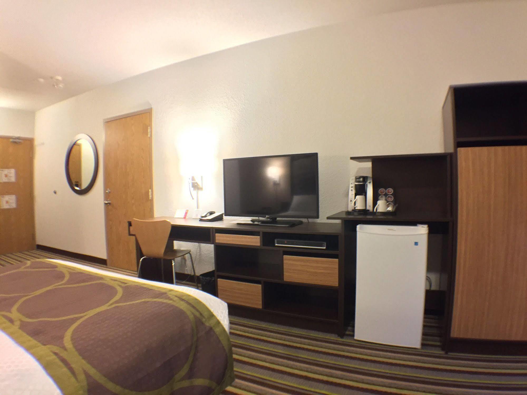 Super 8 By Wyndham Kenora Ξενοδοχείο Εξωτερικό φωτογραφία