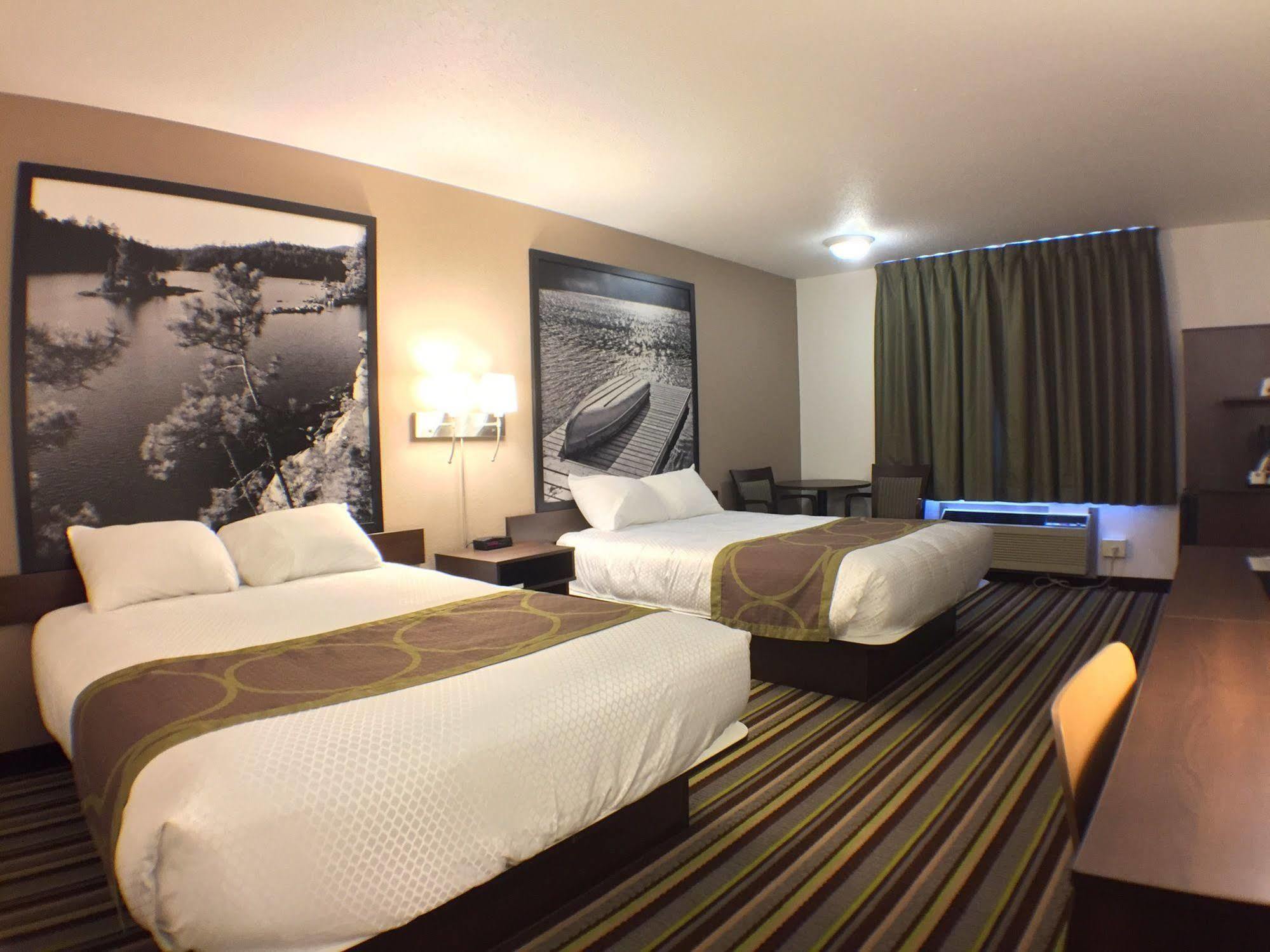 Super 8 By Wyndham Kenora Ξενοδοχείο Εξωτερικό φωτογραφία