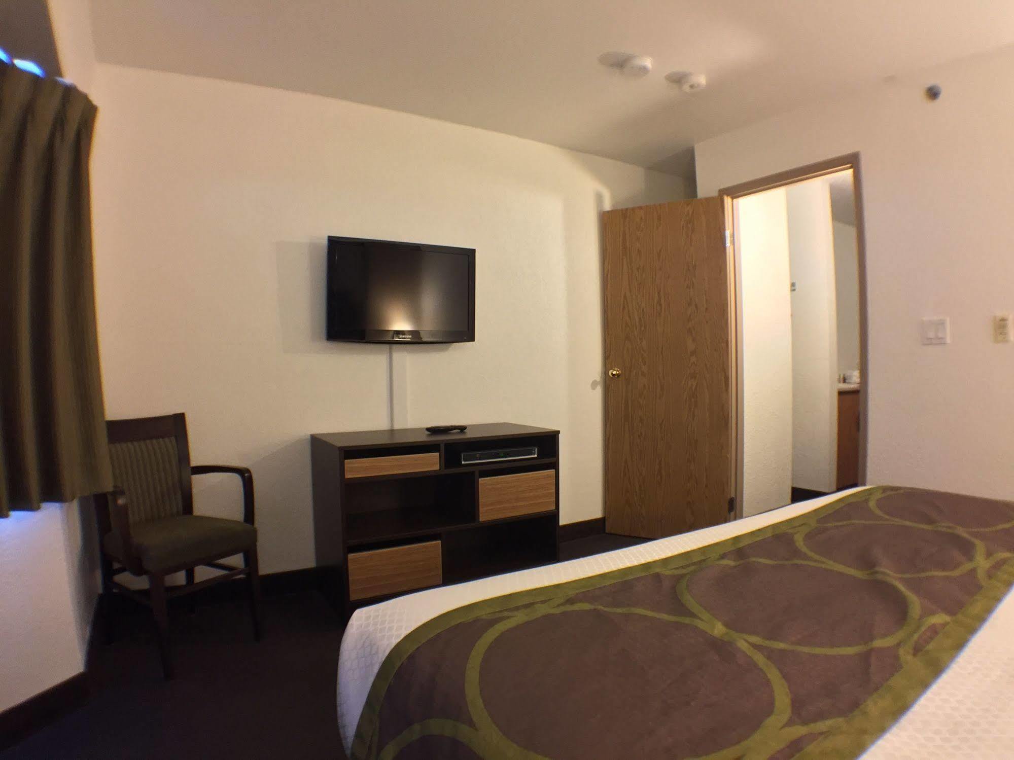 Super 8 By Wyndham Kenora Ξενοδοχείο Εξωτερικό φωτογραφία